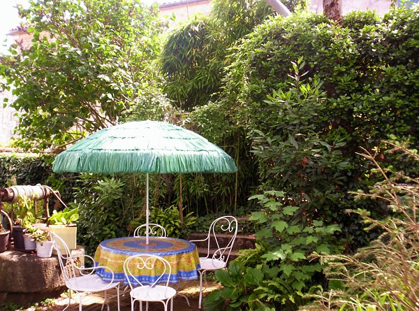 b and b flowery garden